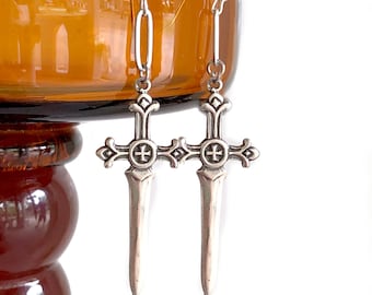 Espada - Pendientes de plata - Charm de arma de fantasía - Joyería renacentista para cosplay