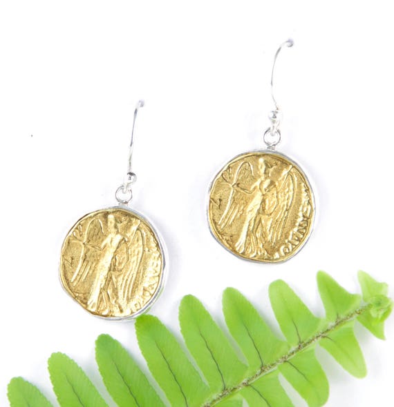 Amazon.com: Andelaisi Boho Disc Coin Earrings Gold Matte Coin Studs Earrings  Vintage Textured Coin Earrings Minimalist Hammered Coin Disc Earrings  Jewelry for Women and Girls: Clothing, Shoes & Jewelry