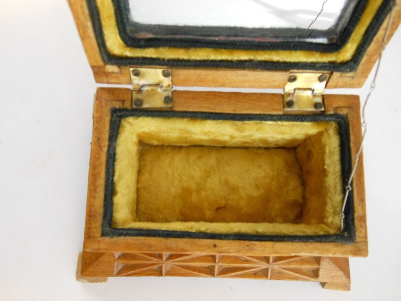 Vintage Box \u2013 Jewelry Keepsake Hand Carved Wood Bas Relief Design Platform with Legs Base Velvet Lined Interior Trinket Mirrored Lid