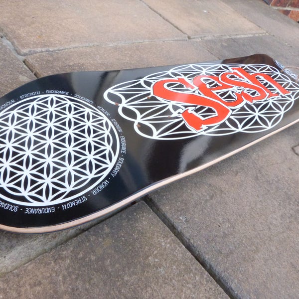 Flor de la vida, Skateboarder Gift, Skateboard Deck, Cool Gifts, Cool Gadgets, Regalos de Navidad, Sacred Geometry, SESH, Skateboard, Skate Deck