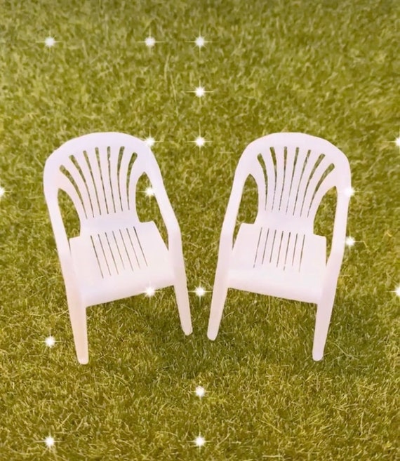 small plastic lawn chairs