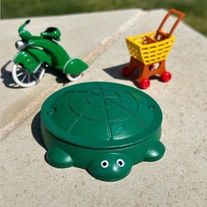 Dollhouse Miniature Turtle Sandbox - Cover comes off and really holds sand!