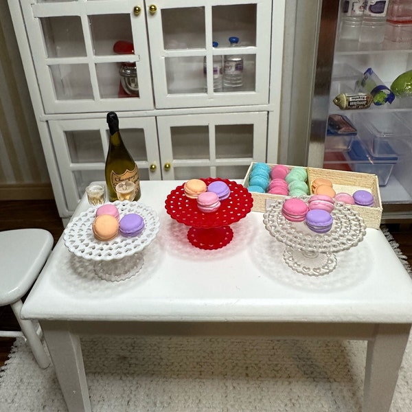 Valentine Heart Cake Stand in 1:12 Scale Dollhouse Miniature