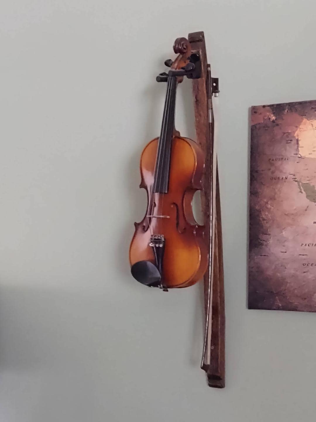バイオリン　ディスプレイ　アンティーク Amazon.co.jp: バイオリンディスプレイケース キャビネット