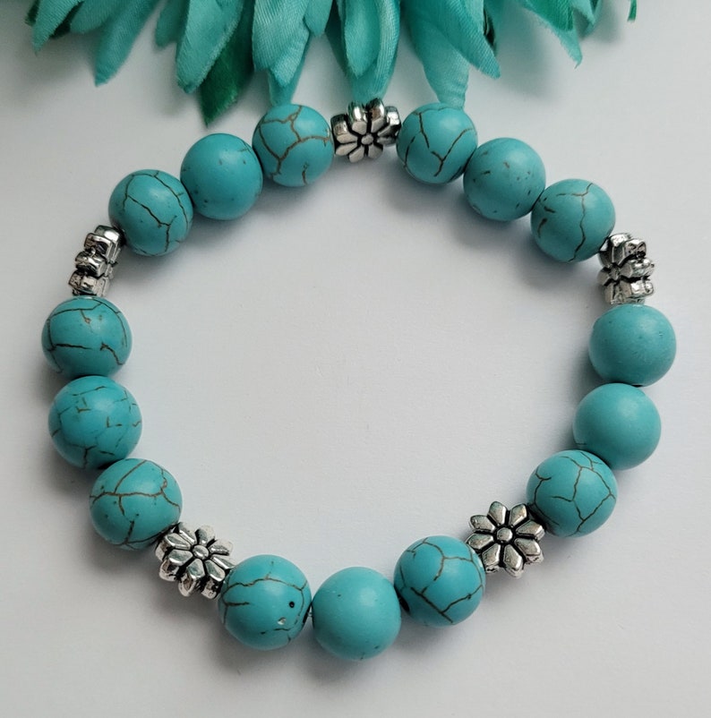 Faux Turquoise Beaded Stretch Bracelet with Silver Flowers