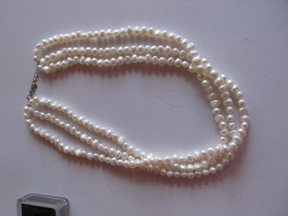 Lovely3 Strand Cultured Pearl Necklace Ivory Pear… - image 2
