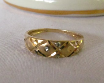 XOXO Love Diamond and Gold 10K 4 Tiny diamond Stones sz 7 1/4 Gold Ring sz 7.25 Gold Band rings Gold diamond ring