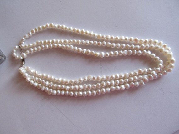 Lovely3 Strand Cultured Pearl Necklace Ivory Pear… - image 1