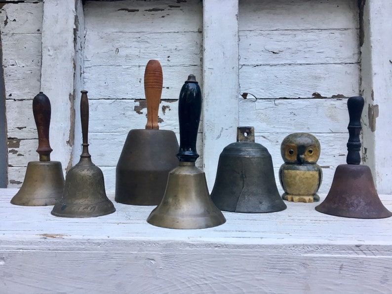 Bell Instant Collection Rustic Farm Schoolhouse Set Of Six Antique Bells With Clappers Bell Instant Collection Rustic Farm Schoolhouse Set Of Six Antique Bells With Clappers