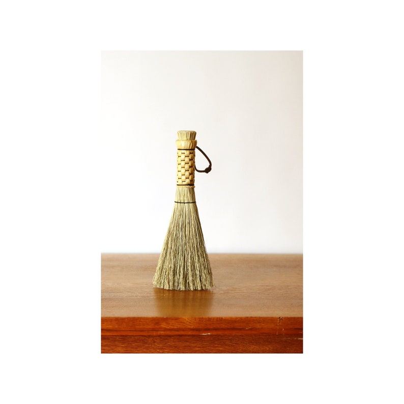 Woven Shaker Whisk Broom image 1