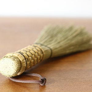 Woven Shaker Whisk Broom image 9