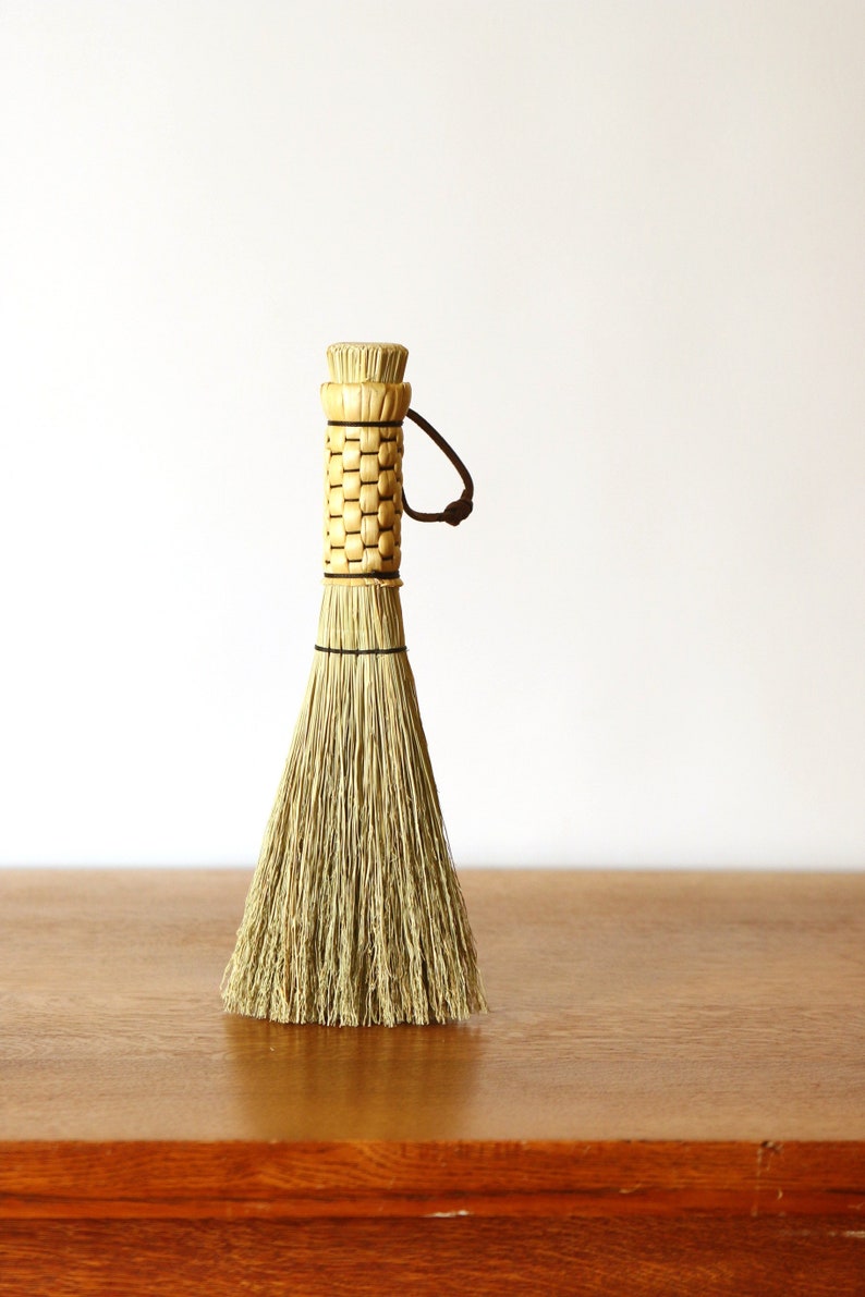 Woven Shaker Whisk Broom image 3