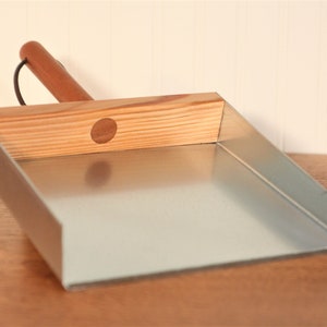 Dustpan - Vintage Design Dust Pan - Made in our Shop