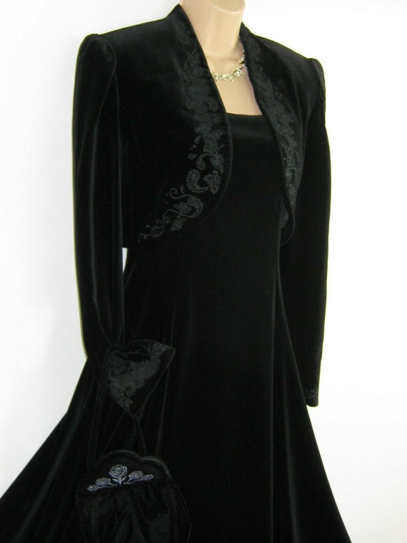 LAURA ASHLEY Vintage Black Velvet Embroidered Even