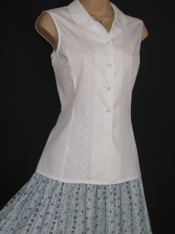 LAURA ASHLEY Vintage Cotton Sleeveless Embroidered