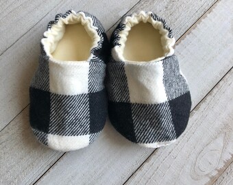 Plaid Black Baby Moccasins, Crib Shoes, Baby Shoes, Toddler Shoes, Baby Booties, Baby Slippers, Fabric Shoes, Stay On Shoes