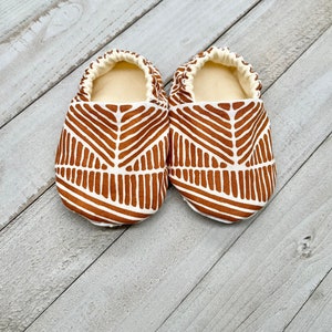 Aztec Geo Brown Crib Shoes, Baby Shoes, Baby Booties, Baby Moccasins, Toddler Shoes, Slippers, Stay On Shoes, Gift for Baby