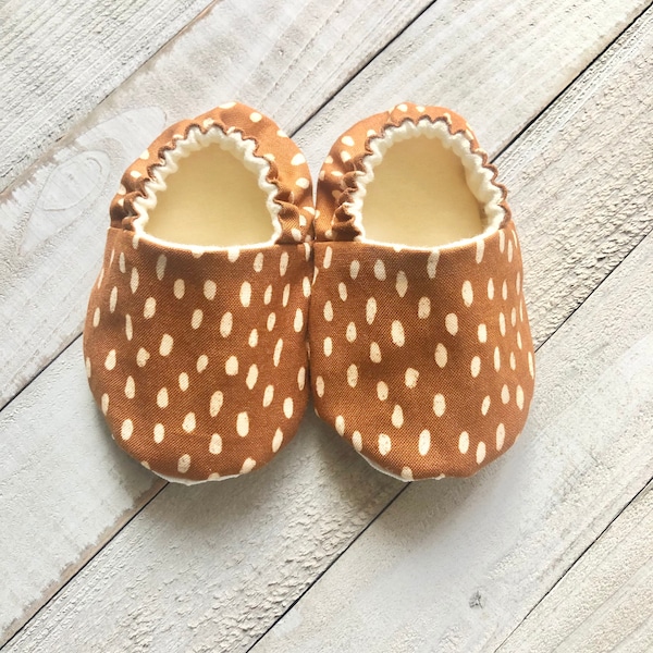 Fawn Dots Baby Shoes, Crib Shoes, Toddler Shoes, Moccasins, Baby Booties, Baby Slippers, Fabric Shoes, Stay On Shoes