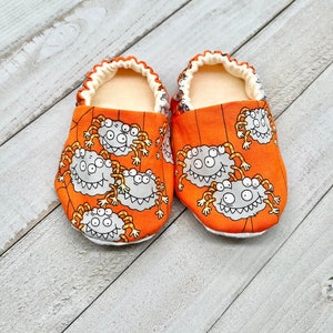 Creepy Spiders Crib Shoes, Spider Baby Shoes, Halloween Baby Booties, Baby Moccasins, Baby Slippers, Soft Sole Shoes, Baby Gift