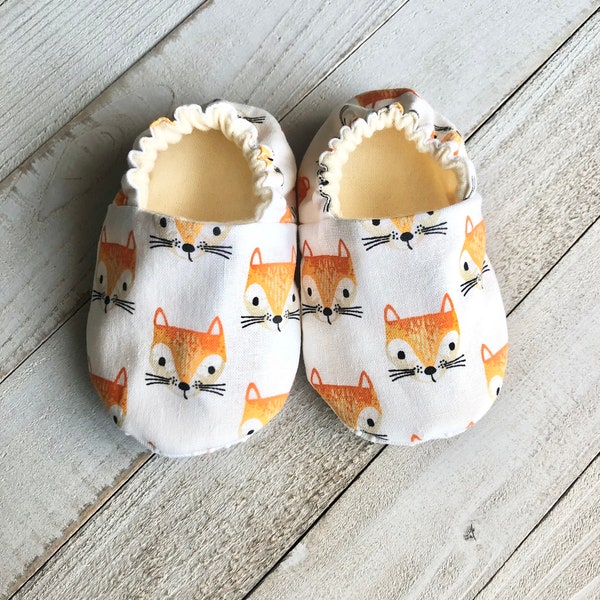 Fox Faces Crib Shoes, Baby Shoes, Toddler Shoes, Moccasins, Baby Booties, Baby Slippers, Fabric Shoes, Stay On Shoes