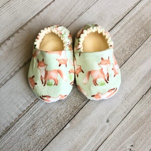 Fox Green Baby Booties, Crib Shoes, Baby Shoes, Toddler Shoes, Moccasins, Baby Slippers