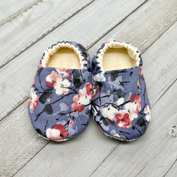 Sakura Cherry blossom Baby Shoes, Crib Shoes, Baby Booties, Baby Girl Shoes, Baby Moccasins, Stay on Shoes