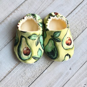 Avocado Crib Shoes, Food, Baby Shoes, Toddler Shoes, Soft Sole Shoes, Moccasins, Baby Booties, Baby Slippers, Fabric Shoes