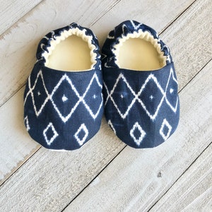 Western Geometric Baby Moccasins, Baby Slippers Shoes, Toddler Shoes, Baby Booties, Soft Sole Stay on Shoes, Gift for Baby