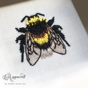 Mini Fuzzy Bumble Bee Embroidery Design Pattern, Wings Closed,  Instant Download for Embroidery Machine