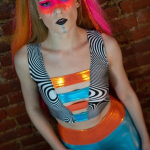 Dizzy Cut-Out Cropped Tank
