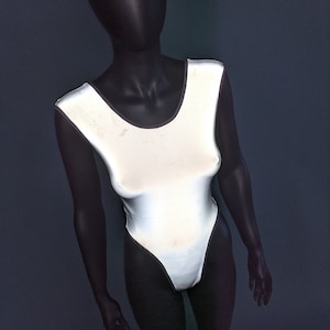 Silber reflektierende LT Tanga Body