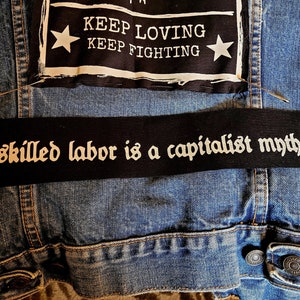 Bannerpatch ongeschoolde arbeid is een kapitalistische mythe