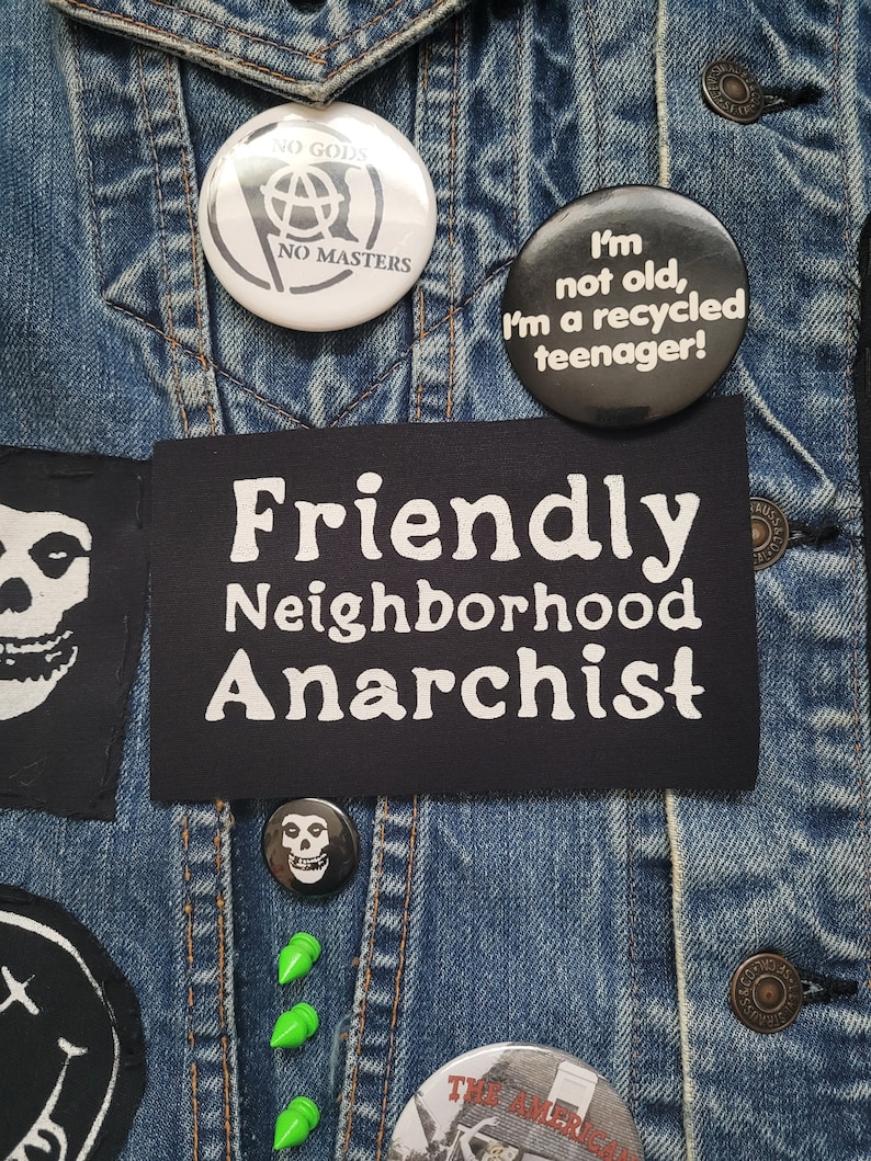 Freundlicher Neidborhood Anarchisten Stoff Aufnäher Bild 1