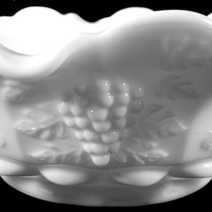 Vintage Westmoreland Hand Made Elegant Milk Glass Paneled Grape Pattern 10&quot;d Lipped Rim Footed Console Bowl
