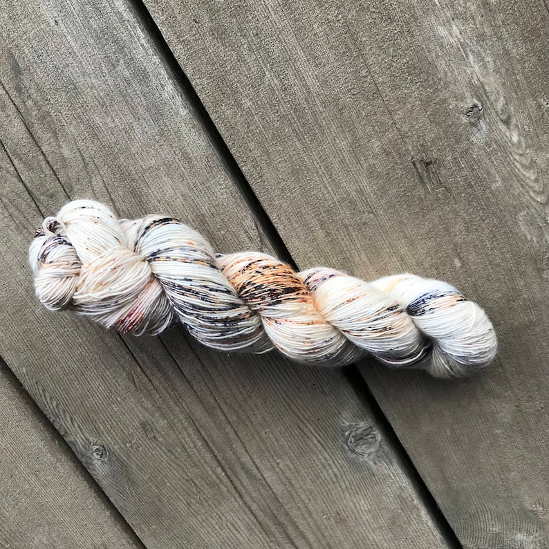 Merino Wool Yarn Indie-dyed Yarn Hand-dyed Yarn Hand-painted Yarn Embrace Colorway