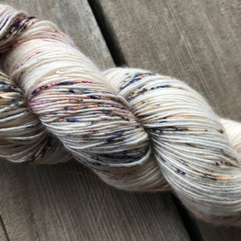Merino Wool Yarn Indie-dyed Yarn Hand-dyed Yarn Hand-painted Yarn Embrace Colorway