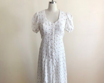 White and Pink Floral Seersucker Maxi-Dress - 1970s