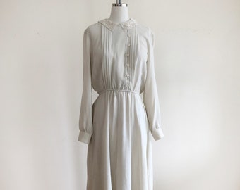 Long-Sleeved Ivory Dress with Pintucks and Lace Collar - 1980s