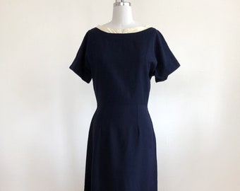 Short-Sleeved Navy Wool Midi-Dress - 1960s