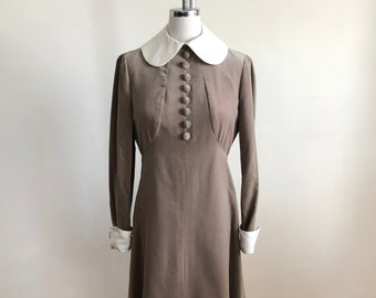 Beige Velvet Dress with Contrast Collar and Cuffs  - 1960s