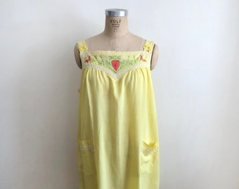 Embroidered Bright Yellow Floral Nightgown - 1970s