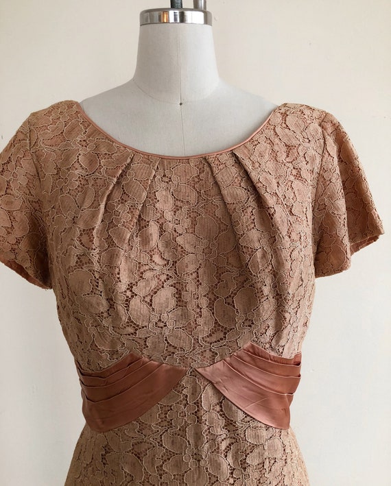 Short-Sleeved Pink Lace Cocktail Dress - 1960s - image 2