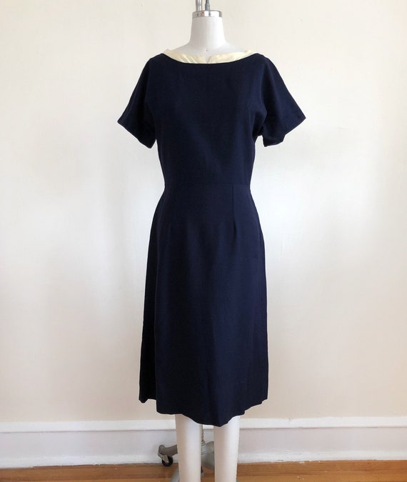 Short-Sleeved Navy Wool Midi-Dress - 1960s