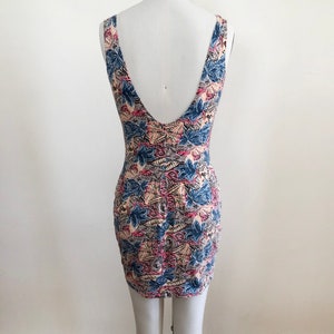 Florales/Conversational Print Body-Con Mini-Kleid 1980er Jahre Bild 4