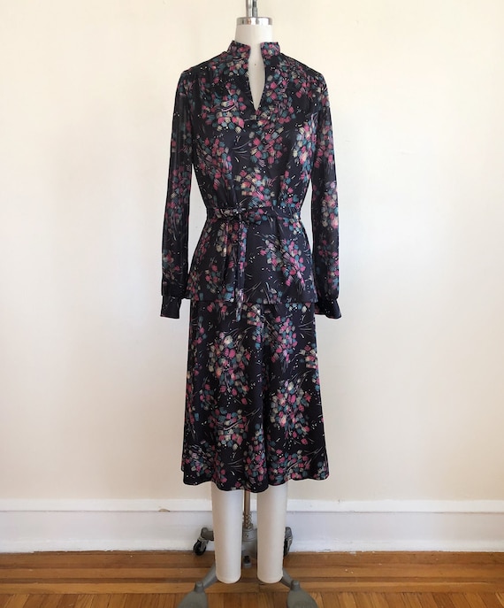 Multicolored Geometric Print Matching Blouse and … - image 1