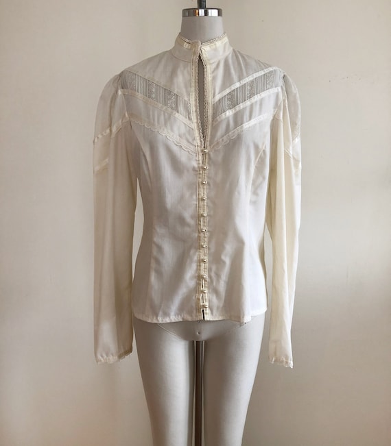 Long-Sleeved Cream Gunne Sax Blouse with Lace Inse