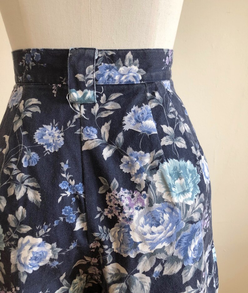 Navy and Light Blue Floral Print Twill Shorts 1980s image 4