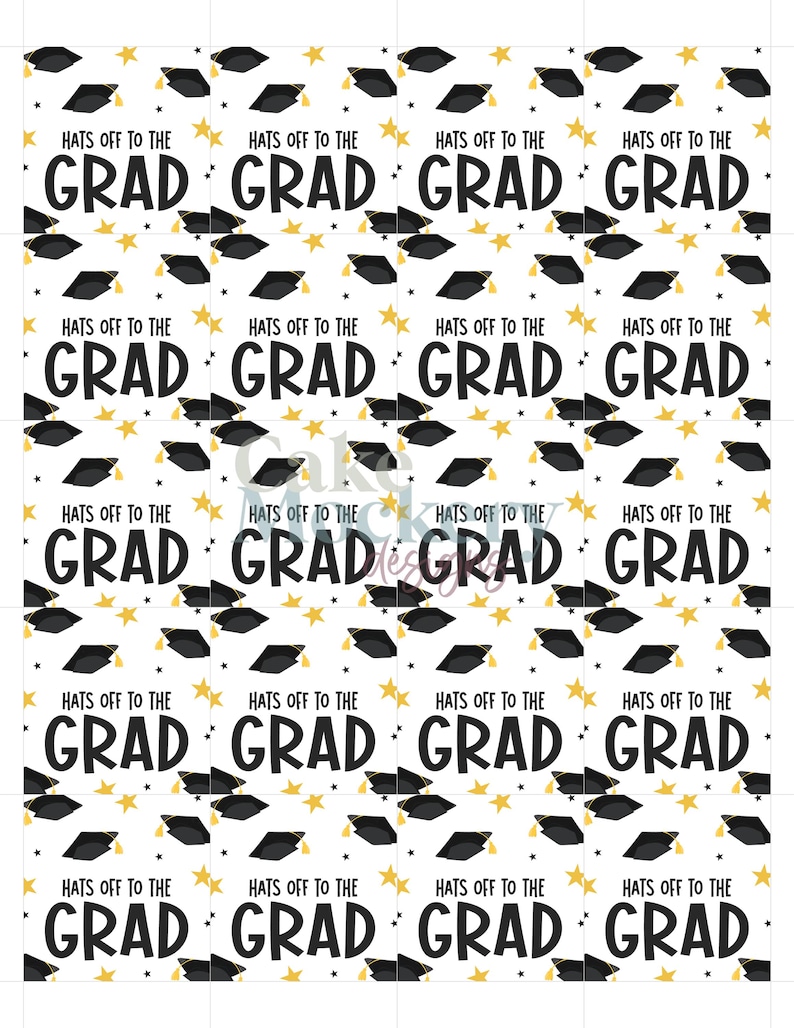 Pode incluir: Padr&atilde;o repetitivo em fundo branco com chap&eacute;us de formatura pretos, estrelas douradas e o texto "HATS OFF TO THE GRAD". Ideal para artesanato e decora&ccedil;&otilde;es com tema de formatura.