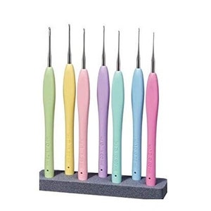 AMOUR Clover crochet hooks set - small sizes 0.6mm - 1.75 mm
