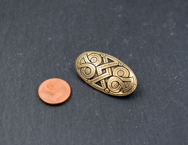 Kleine Wikinger Brosche im Jelling-Stil aus Bronze – Wikinger Fibel – Gewandfibel für Tunika Kleid – Reenactment Schmuck